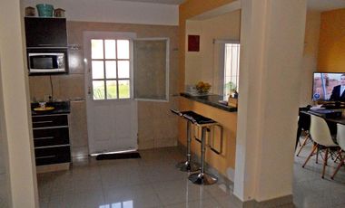 VENTA CHALET 6 AMBIENTES EN VILLA ADELINA