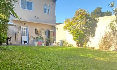 VENTA CHALET 6 AMBIENTES EN VILLA ADELINA