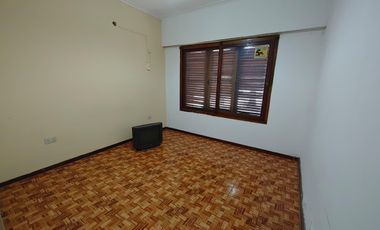 CASA 4 AMBIENTES ALQUILER EN MARCO AVELLANEDA 2526 (REMEDIOS DE ESCALADA)