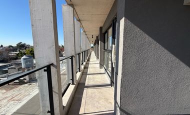 Pozo a la venta en Moron - Departamento con PATIO