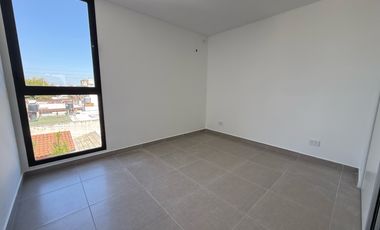Pozo a la venta en Moron - Departamento con PATIO