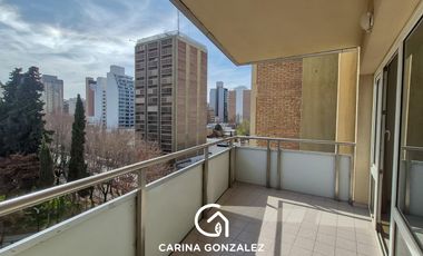 Departamento frente a la plaza goberación nivel gerencial