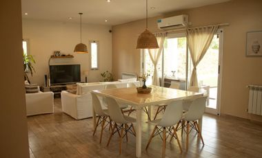 EL TREBOL - CASA EN ALQUILER TEMPORARIO Y VENTA