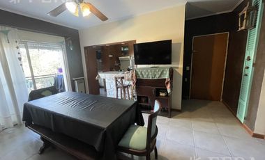 Venta de departamento de 4 ambientes con balcón y baulera en Wilde