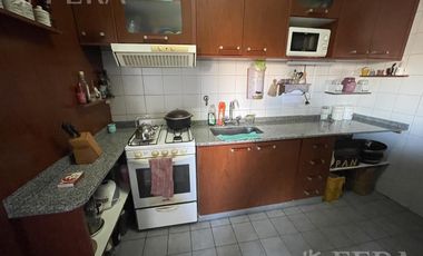 Venta de departamento de 4 ambientes con balcón y baulera en Wilde