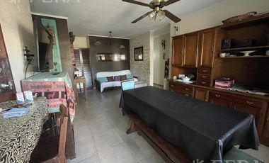 Venta de departamento de 4 ambientes con balcón y baulera en Wilde