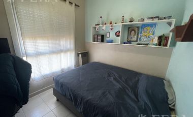 Venta de departamento de 4 ambientes con balcón y baulera en Wilde