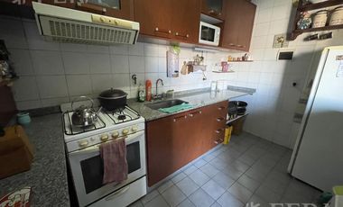 Venta de departamento de 4 ambientes con balcón y baulera en Wilde