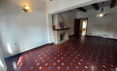 Alquiler comercial casa 4 ambientes sobre calle Alvear esquina Alberti