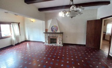 Alquiler comercial casa 4 ambientes sobre calle Alvear esquina Alberti