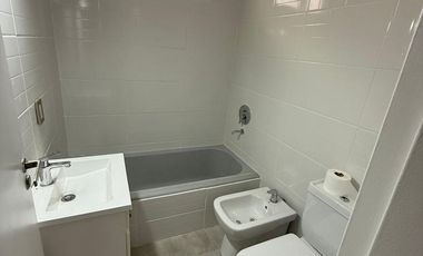 Departamento 3 ambientes con balcón en Retiro en alquiler