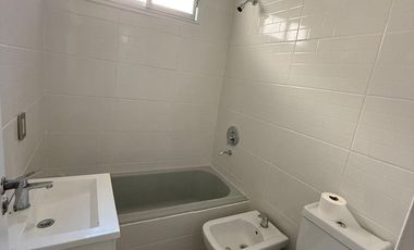 Departamento 3 ambientes con balcón en Retiro en alquiler