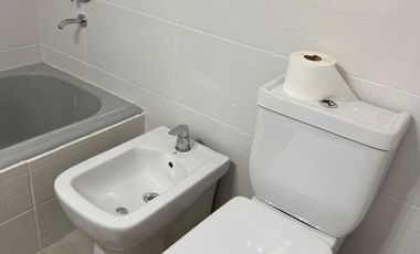 Departamento 3 ambientes con balcón en Retiro en alquiler