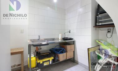 Local en  Arzobispo Espinosa al 300, La Boca