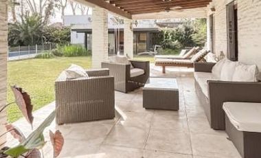 Casa 6 Ambientes - Las Lomas-La Merced