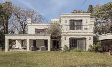 Casa 6 Ambientes - Las Lomas-La Merced