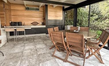 Casa 6 Ambientes - Las Lomas-La Merced