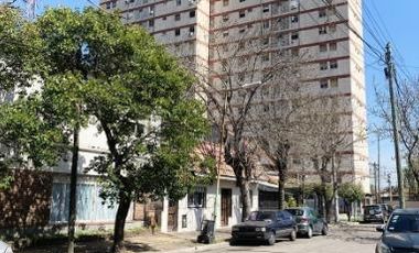 DEPARTAMENTO A  CUADRAS ESTACION DE TEMPERLEY