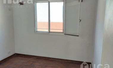 Casa de tres ambientes, en alquiler, en Martínez