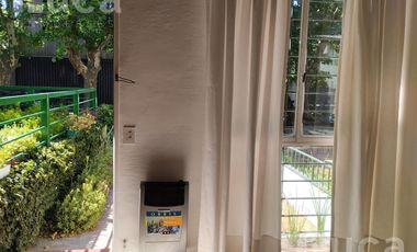 Casa de tres ambientes, en alquiler, en Martínez