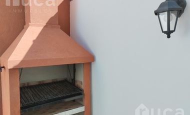 Casa de tres ambientes, en alquiler, en Martínez