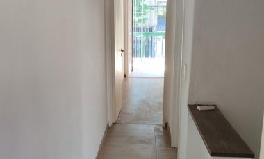 Casa de tres ambientes, en alquiler, en Martínez