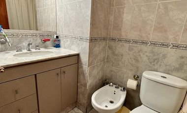 Departamento de categoría de 3 dormitorios y cochera, Barrio Obispo Piedrabuena