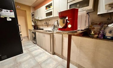 Departamento de categoría de 3 dormitorios y cochera, Barrio Obispo Piedrabuena