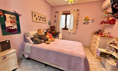 Departamento de categoría de 3 dormitorios y cochera, Barrio Obispo Piedrabuena