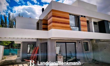 Dúplex 3 dormitorios en venta en Confluencia Rural