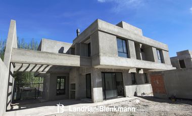 Dúplex 3 dormitorios en venta en Confluencia Rural