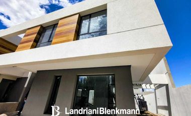 Dúplex 3 dormitorios en venta en Confluencia Rural