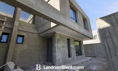 Dúplex 3 dormitorios en venta en Confluencia Rural