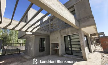 Dúplex 3 dormitorios en venta en Confluencia Rural