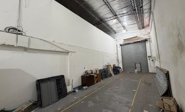 Deposito con oficinas - 252 m2 - Venta - Sarandi.