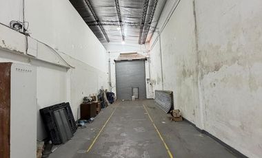 Deposito con oficinas - 252 m2 - Venta - Sarandi.