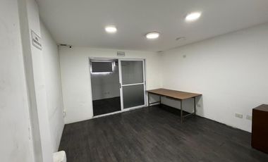 Deposito con oficinas - 252 m2 - Venta - Sarandi.