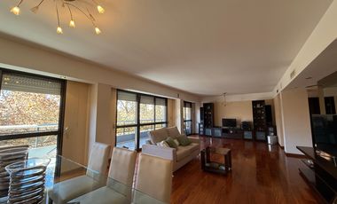 Venta: Departamento de 3/4 dormitorios con cochera y balcón aterrazado. Vista despejada a Bv. Oroño.