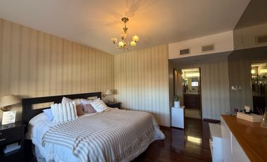 Venta: Departamento de 3/4 dormitorios con cochera y balcón aterrazado. Vista despejada a Bv. Oroño.