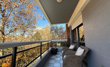Venta: Departamento de 3/4 dormitorios con cochera y balcón aterrazado. Vista despejada a Bv. Oroño.