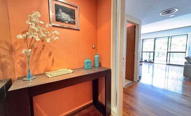 Venta: Departamento de 3/4 dormitorios con cochera y balcón aterrazado. Vista despejada a Bv. Oroño.