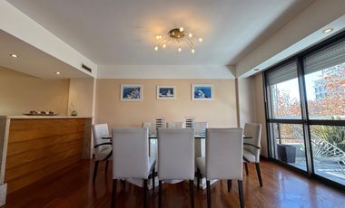 Venta: Departamento de 3/4 dormitorios con cochera y balcón aterrazado. Vista despejada a Bv. Oroño.