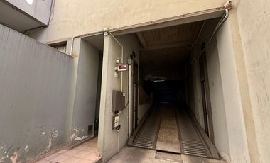 Venta: Departamento de 3/4 dormitorios con cochera y balcón aterrazado. Vista despejada a Bv. Oroño.