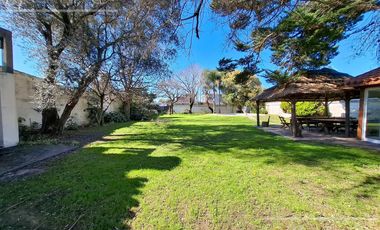 VENTA - Casa Quinta sobre lote de  3862m2 - Platanos, Berazategui - zona sur