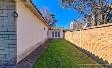 VENTA - Casa Quinta sobre lote de  3862m2 - Platanos, Berazategui - zona sur