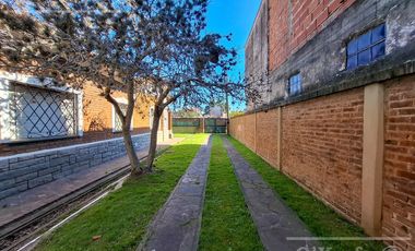 VENTA - Casa Quinta sobre lote de  3862m2 - Platanos, Berazategui - zona sur