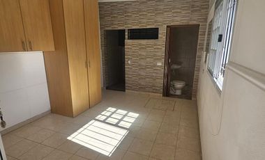 Moderna casa en Granadero Baigorria, Barrio Los Naranjos