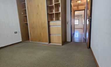 Moderna casa en Granadero Baigorria, Barrio Los Naranjos