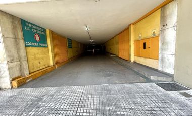 COCHERA EN VENTA CENTRO -SEGURIDAD -  ASCENSOR -ESCRITURA