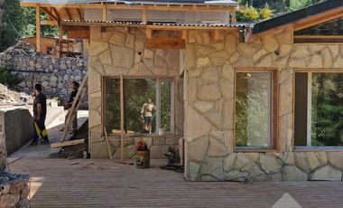 VENTA CABAÑA CON COSTA DE ARROYO EN SAN MARTÍN DE LOS ANDES